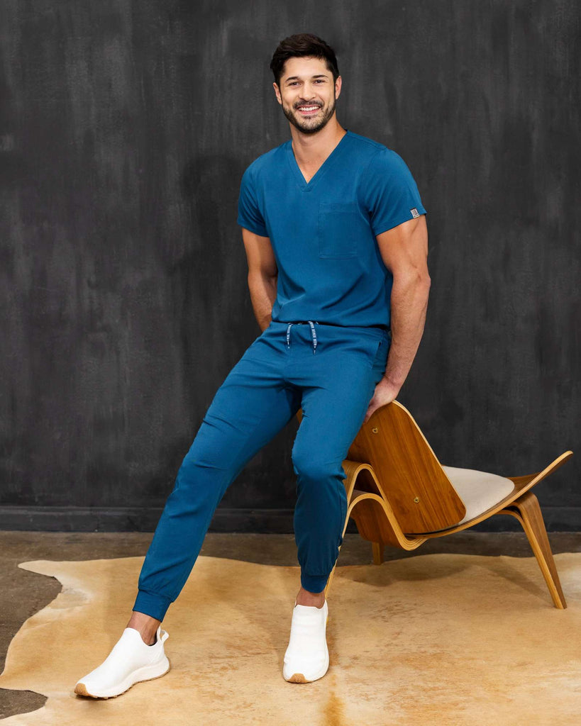 The Best Surgical Uniforms and Nursing Scrubs for Long Shifts in Healthcare